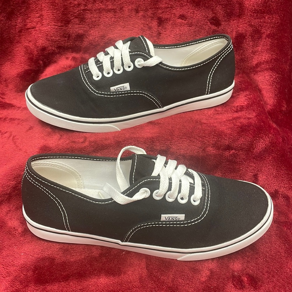 VANS AUTHENTIC CANVAS UNISEX BLACK / WHITE